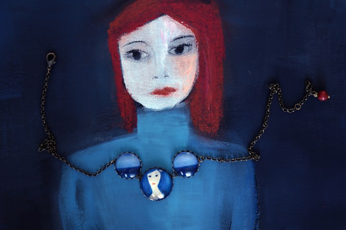 Miniature portrait jewellery